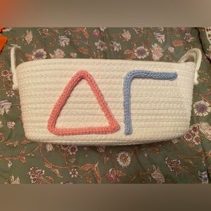 Delta gamma rope basket